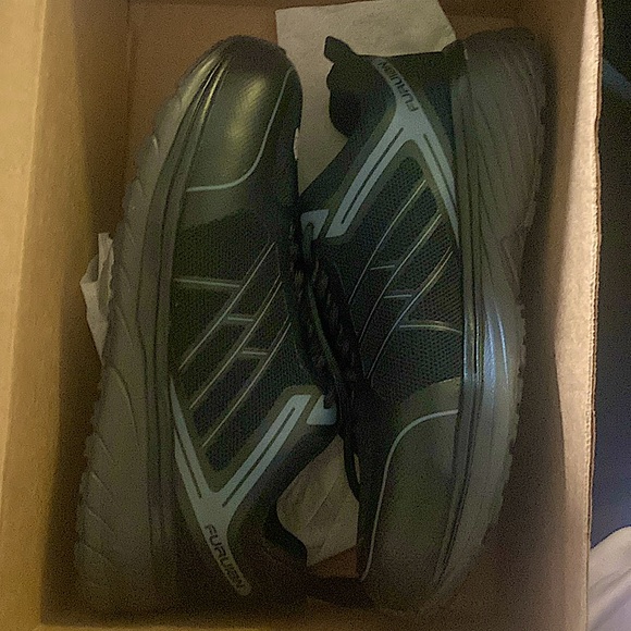 Furuian Women’s Steel Toe Shoes - Picture 2 of 3